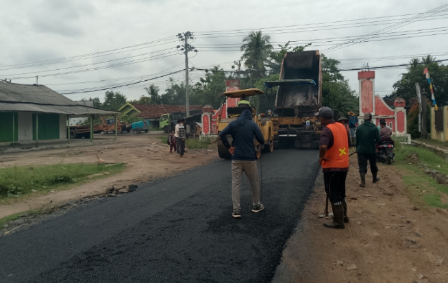 Mantap CV. Dua Surya Trust Sukses Kerjakan Proyek Perbaikan Jalan PKP – Lingai