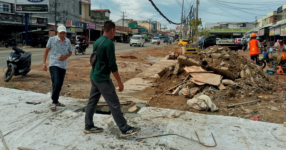 CV. GAPURO REZEKI SAE SUKSES SELESAIKAN PROYEK SALURAN DRAINASE PASAR UNIT 2